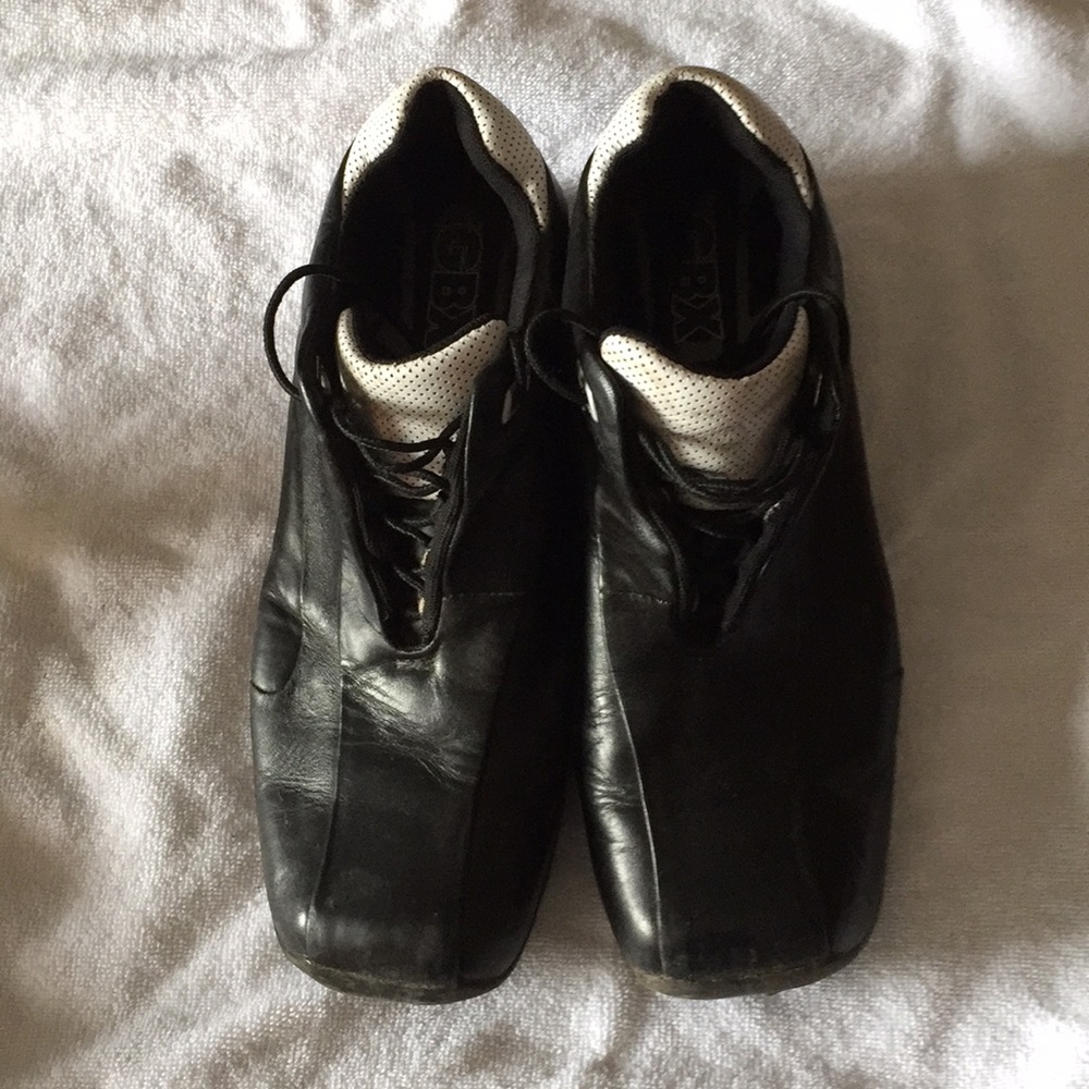 Gbx men’s shoes size 11M